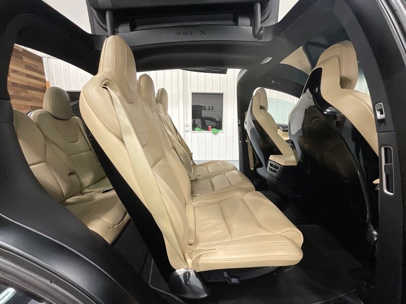 2016 Tesla Model X 75D Sport Utility AWD / 7-Passenger / 42,000 MILES  / AUTOPILOT - Photo 19 - Gladstone, OR 97027