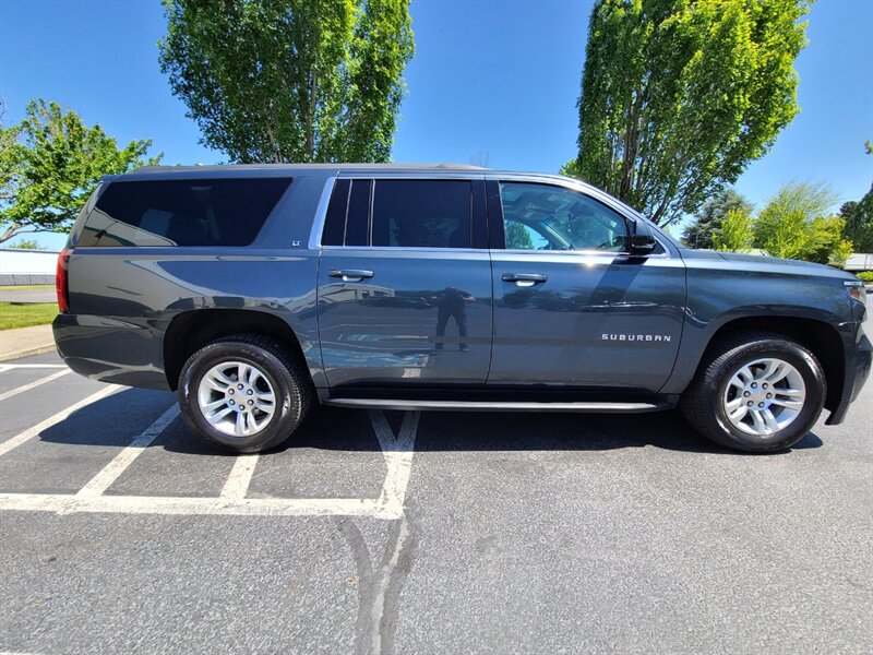 2019 Chevrolet Suburban LT 4X4 2-DVDs / NAV / 8-Seats / Sun Roof / Loaded  / Blind Spot Monitor / Heated Leather / Lane Assist / LWB / New Tires - Photo 4 - Portland, OR 97217