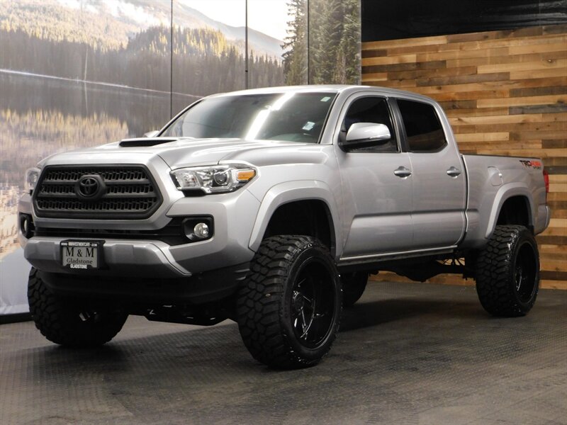 2016 Toyota Tacoma TRD Sport 4X4 / LIFTED 6 INC w/ MUD TIRES / SHARP   - Photo 1 - Gladstone, OR 97027