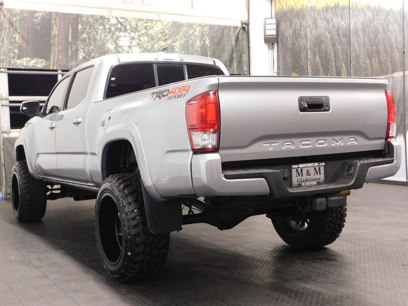 2016 Toyota Tacoma TRD Sport 4X4 / LIFTED 6 INC w/ MUD TIRES / SHARP   - Photo 7 - Gladstone, OR 97027