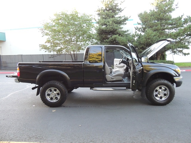 2002 Toyota Tacoma Extra Cab SR5 / 4X4 / 4Cyl /PRISTINE COND/72k mile   - Photo 17 - Portland, OR 97217