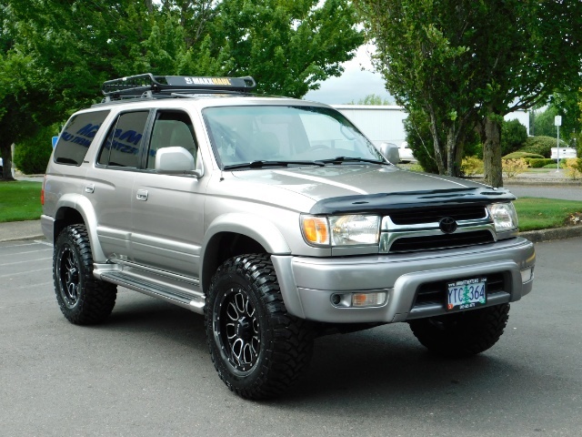 2002 Toyota 4Runner Limited Leather / Sunroof / TIMING BELT / 1 OWNER   - Photo 2 - Portland, OR 97217