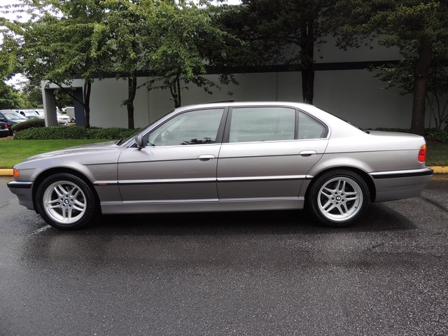 2000 BMW 740iL Ultimate Luxury / Navigation / Park Sensors   - Photo 3 - Portland, OR 97217