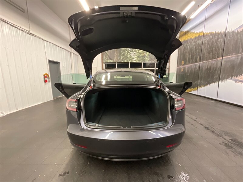 2018 Tesla Model 3 Long Range AWD / DUAL MOTORS / 1-OWNER/ 44K MILES  Leather Seats / LOCAL OREGON / AWD - Photo 35 - Gladstone, OR 97027