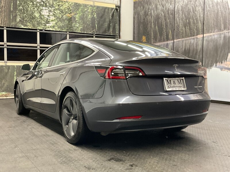 2018 Tesla Model 3 Long Range AWD / DUAL MOTORS / 1-OWNER/ 44K MILES  Leather Seats / LOCAL OREGON / AWD - Photo 8 - Gladstone, OR 97027