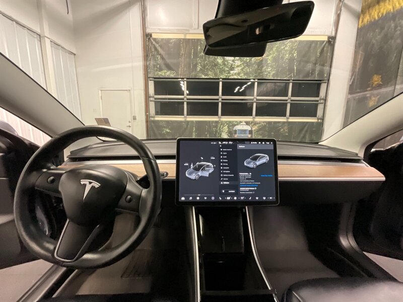 2018 Tesla Model 3 Long Range AWD / DUAL MOTORS / 1-OWNER/ 44K MILES  Leather Seats / LOCAL OREGON / AWD - Photo 34 - Gladstone, OR 97027