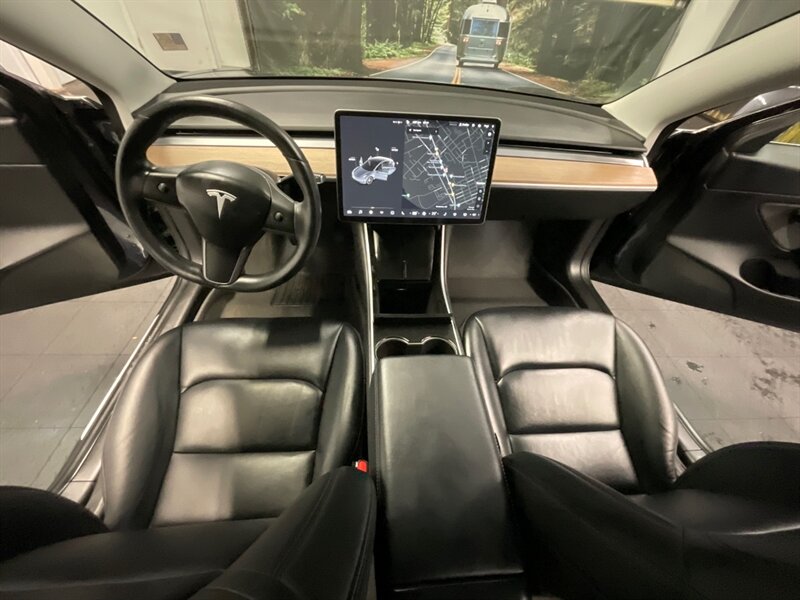2018 Tesla Model 3 Long Range AWD / DUAL MOTORS / 1-OWNER/ 44K MILES  Leather Seats / LOCAL OREGON / AWD - Photo 16 - Gladstone, OR 97027