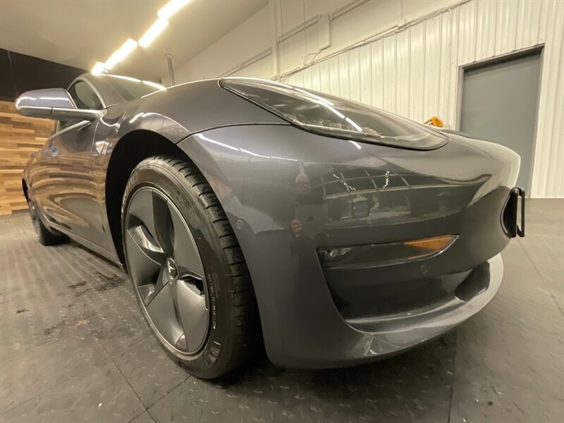 2018 Tesla Model 3 Long Range AWD / DUAL MOTORS / 1-OWNER/ 44K MILES  Leather Seats / LOCAL OREGON / AWD - Photo 10 - Gladstone, OR 97027