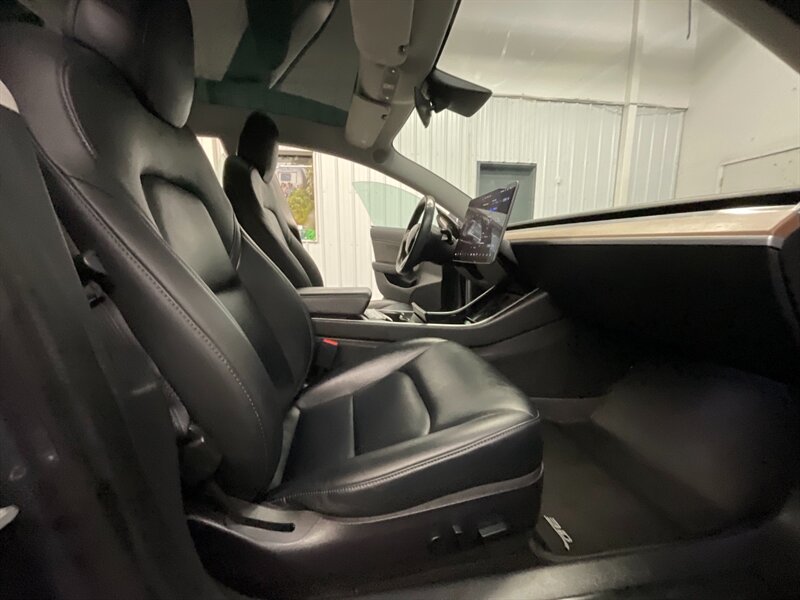 2018 Tesla Model 3 Long Range AWD / DUAL MOTORS / 1-OWNER/ 44K MILES  Leather Seats / LOCAL OREGON / AWD - Photo 15 - Gladstone, OR 97027