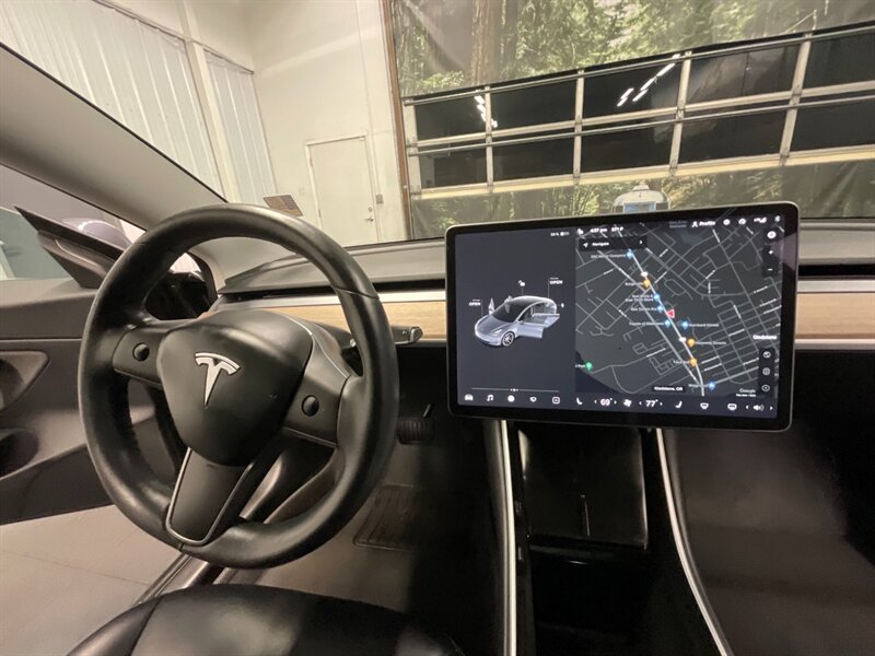 2018 Tesla Model 3 Long Range AWD / DUAL MOTORS / 1-OWNER/ 44K MILES  Leather Seats / LOCAL OREGON / AWD - Photo 18 - Gladstone, OR 97027