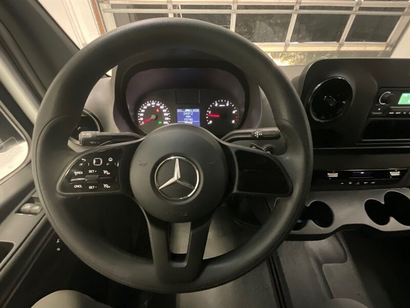2021 Mercedes-Benz Sprinter 2500 CARGO VAN / V6 DIESEL /HIGHROOF 170 " EXTENDED  / Backup Camera / EXTRA LONG /15,000 MILES - Photo 41 - Gladstone, OR 97027