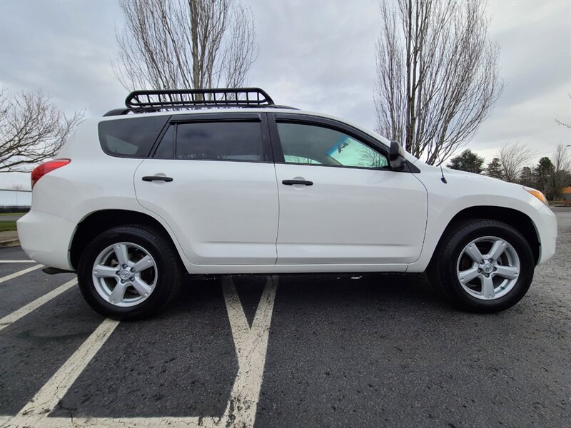 2008 Toyota RAV4 Sport 4X4 / 4-cyl 2.4L / MANY RECORDS / 2-OWNERS  / FOUR WHEEL DRIVE / EXCELLENT CONDITION ! - Photo 4 - Portland, OR 97217