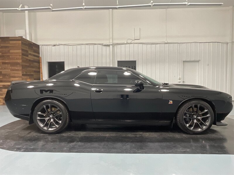 2021 Dodge Challenger R/T Scat Pack 392 V8 SRT HEMI 6.4L/ 6-SPEED MANUAL  / LOCAL CAR / MINT CONDITION - Photo 4 - Gladstone, OR 97027