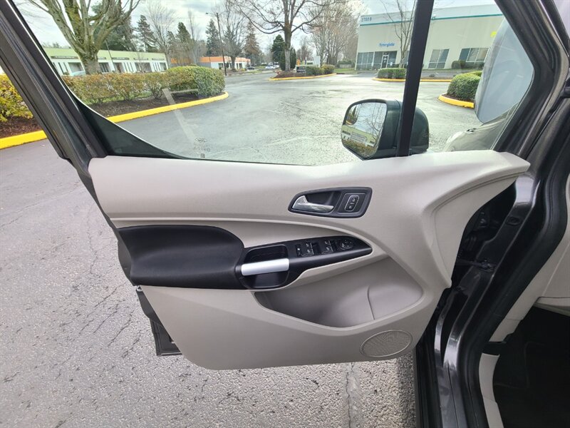 2020 Ford Transit Connect XLT / Passenger Minivan / 1-Owner / Top Shape / 6-Seater / Navigation / Back-Up Cam / Blind Spot Monitors / Lane Keep System / Collision Warning - Photo 49 - Portland, OR 97217