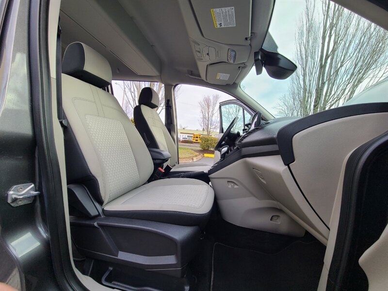 2020 Ford Transit Connect XLT / Passenger Minivan / 1-Owner / Top Shape / 6-Seater / Navigation / Back-Up Cam / Blind Spot Monitors / Lane Keep System / Collision Warning - Photo 17 - Portland, OR 97217