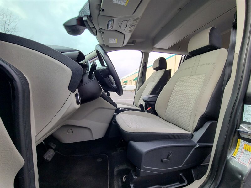 2020 Ford Transit Connect XLT / Passenger Minivan / 1-Owner / Top Shape / 6-Seater / Navigation / Back-Up Cam / Blind Spot Monitors / Lane Keep System / Collision Warning - Photo 13 - Portland, OR 97217