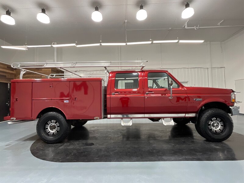 1997 Ford F-350 CREW CAB 4X4 / 7.5L V8 / 99K MILES / UTILITY BED  / LOCAL ZERO RUST - Photo 4 - Gladstone, OR 97027