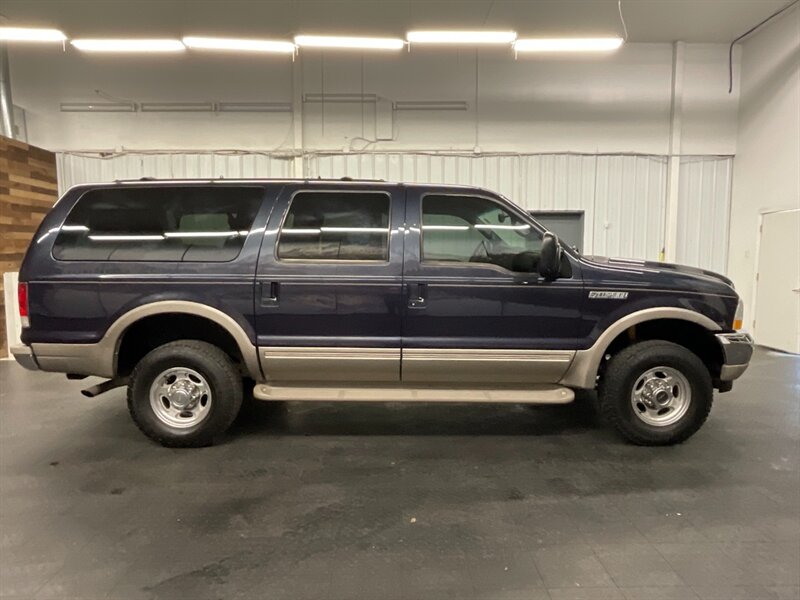 2000 Ford Excursion Limited Sport Utility 4X4 / 6.8L V10 / Leather   - Photo 4 - Gladstone, OR 97027