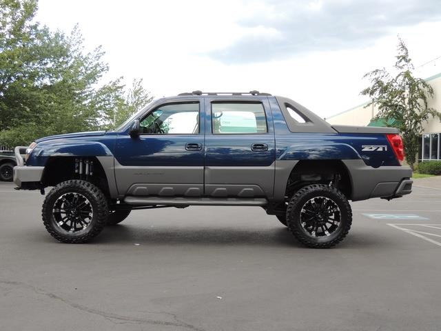 2002 Chevrolet Avalanche 1500 / 4X4 / Leather / Sunroof / LIFTED LIFTED   - Photo 3 - Portland, OR 97217