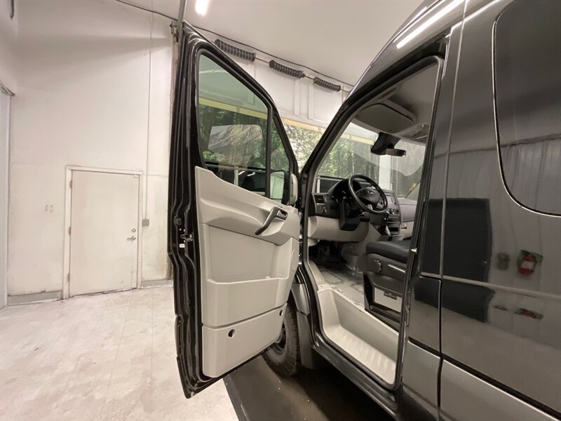 2016 Mercedes-Benz Sprinter Crew 2500 Cargo 4X4 / 3.0L DIESEL / HIGHROOF  / 4X4 CARGO VAN w. 6-Passenger / Removable Seats / RUST FREE / Backup Camera / Excel Cond - Photo 42 - Gladstone, OR 97027