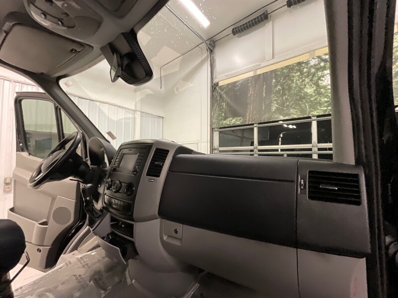 2016 Mercedes-Benz Sprinter Crew 2500 Cargo 4X4 / 3.0L DIESEL / HIGHROOF  / 4X4 CARGO VAN w. 6-Passenger / Removable Seats / RUST FREE / Backup Camera / Excel Cond - Photo 18 - Gladstone, OR 97027