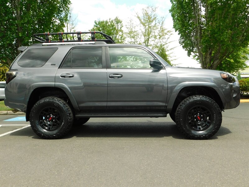 2019 Toyota 4Runner TRD UPGRADED / TRD Leather / NEW LIFT WHEELS TIRES   - Photo 4 - Portland, OR 97217