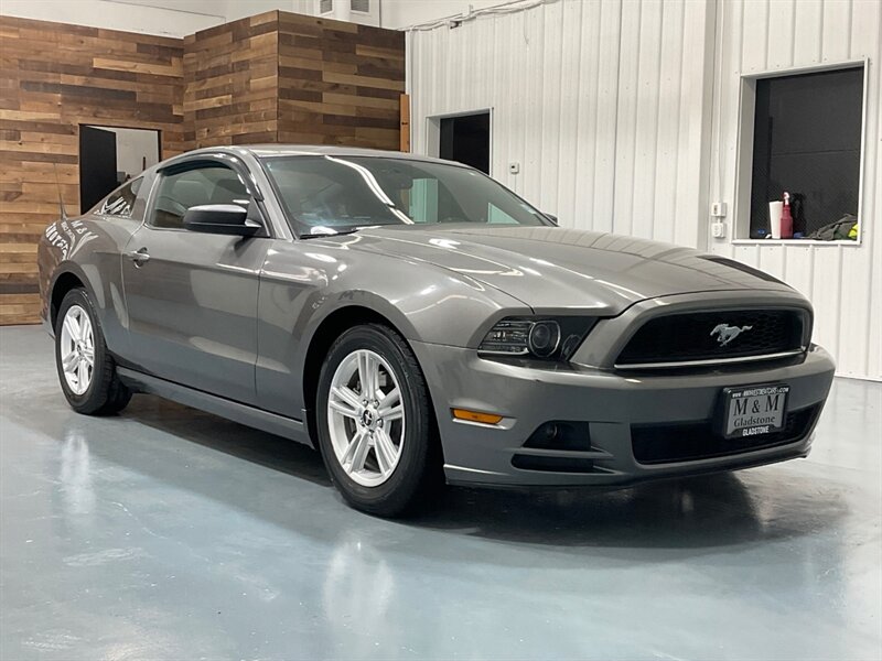 2013 Ford Mustang V6 Coupe 3.7L 6Cyl /Automatic/ 1-OWNER / 52K MILES  / LOCAL CAR - Photo 2 - Gladstone, OR 97027