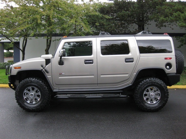 2003 Hummer H2 Adventure Series/ 4WD/ 3Rd Seat/Leather/37inc Tire   - Photo 2 - Portland, OR 97217