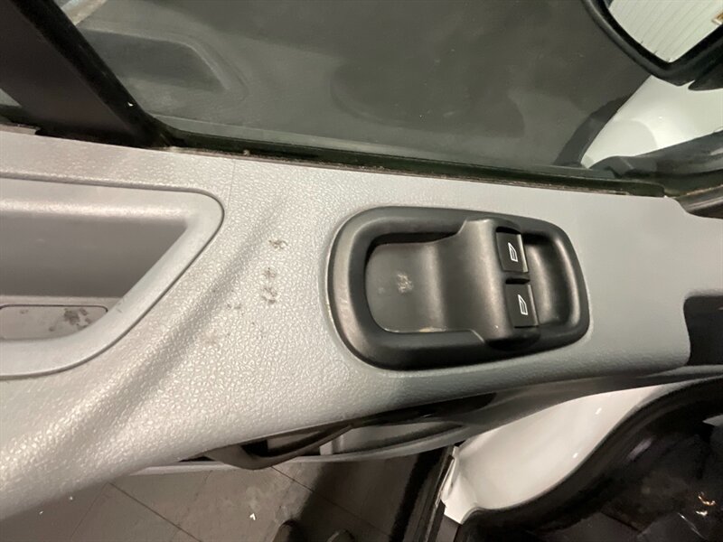 2019 Ford Transit 250 CARGO VAN / LONG WHEEL BASE / MEDIUM ROOF Backup Camera / 3.7L V6 / Clean Van !! - Photo 33 - Gladstone, OR 97027