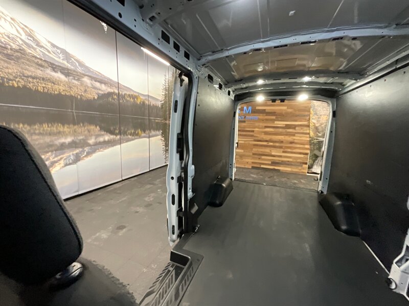 2019 Ford Transit 250 CARGO VAN / LONG WHEEL BASE / MEDIUM ROOF Backup Camera / 3.7L V6 / Clean Van !! - Photo 12 - Gladstone, OR 97027