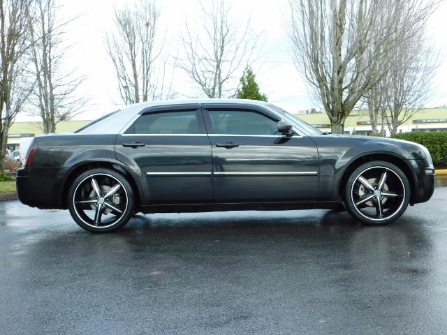 2007 Chrysler 300 Series Sedan / V6 2.7 L / 2-tone BLACK-SILVER / 22 " RIMS   - Photo 3 - Portland, OR 97217