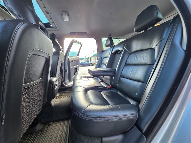 2013 Volvo XC70 3.2 Platinum 6-CYL Cross Country AWD 1-OWNER 80kmi / All Wheel Drive / LEATHER / BACK-UP CAM / SUNROOF / LOW MILES - Photo 13 - Portland, OR 97217