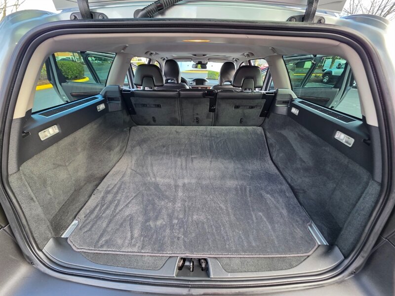 2013 Volvo XC70 3.2 Platinum 6-CYL Cross Country AWD 1-OWNER 80kmi / All Wheel Drive / LEATHER / BACK-UP CAM / SUNROOF / LOW MILES - Photo 28 - Portland, OR 97217