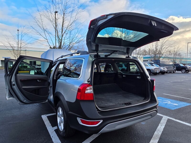 2013 Volvo XC70 3.2 Platinum 6-CYL Cross Country AWD 1-OWNER 80kmi / All Wheel Drive / LEATHER / BACK-UP CAM / SUNROOF / LOW MILES - Photo 26 - Portland, OR 97217