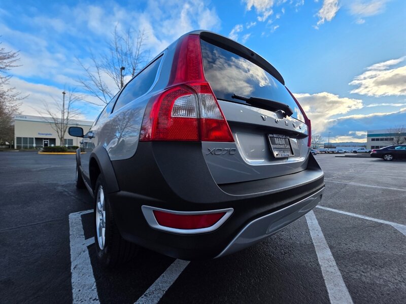 2013 Volvo XC70 3.2 Platinum 6-CYL Cross Country AWD 1-OWNER 80kmi / All Wheel Drive / LEATHER / BACK-UP CAM / SUNROOF / LOW MILES - Photo 9 - Portland, OR 97217