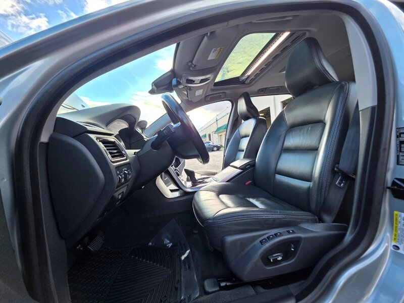 2013 Volvo XC70 3.2 Platinum 6-CYL Cross Country AWD 1-OWNER 80kmi / All Wheel Drive / LEATHER / BACK-UP CAM / SUNROOF / LOW MILES - Photo 11 - Portland, OR 97217