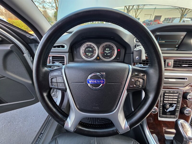 2013 Volvo XC70 3.2 Platinum 6-CYL Cross Country AWD 1-OWNER 80kmi / All Wheel Drive / LEATHER / BACK-UP CAM / SUNROOF / LOW MILES - Photo 43 - Portland, OR 97217