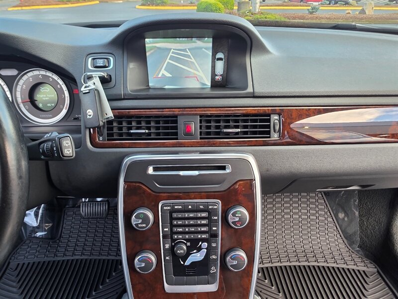 2013 Volvo XC70 3.2 Platinum 6-CYL Cross Country AWD 1-OWNER 80kmi / All Wheel Drive / LEATHER / BACK-UP CAM / SUNROOF / LOW MILES - Photo 42 - Portland, OR 97217