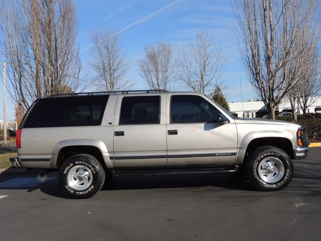1999 Chevrolet Suburban K2500 LT/ 4x4/ 3rd seat/ Leather/ Excel Cond   - Photo 4 - Portland, OR 97217