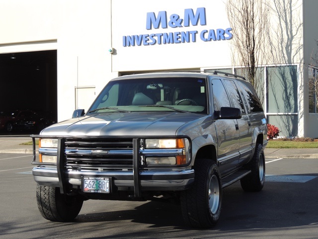 1999 Chevrolet Suburban K2500 LT/ 4x4/ 3rd seat/ Leather/ Excel Cond   - Photo 1 - Portland, OR 97217