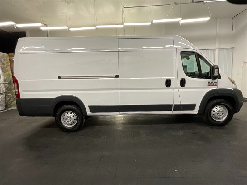 2014 RAM ProMaster 3500 CARGO VAN / 3.0L DIESEL / HIGHROOF EXTENDED  1-TON / DIESEL / 1-OWNER / Camera - Photo 4 - Gladstone, OR 97027