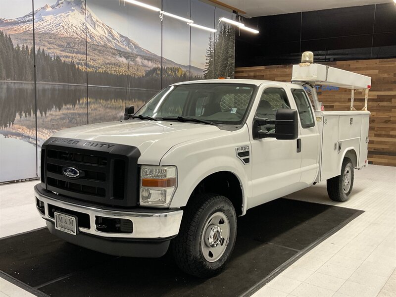 2009 Ford F-250 4x4 / 5.4L V8 / UTILITY BED / 45,000 MILES  /1-OWNER LOCAL OREGON TRUCK / RUST FREE - Photo 1 - Gladstone, OR 97027