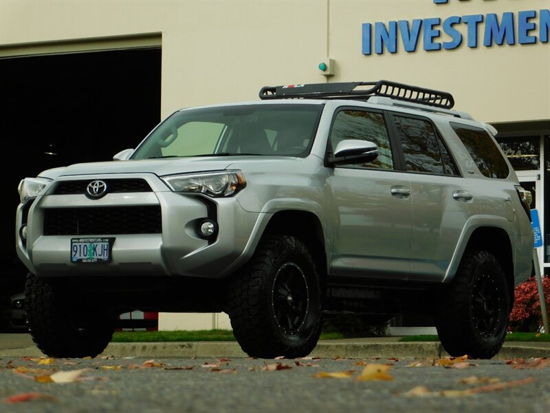 2017 Toyota 4Runner SR5 Premium 4X4 / 3RD SEAT / Leather / LIFTED   - Photo 1 - Portland, OR 97217