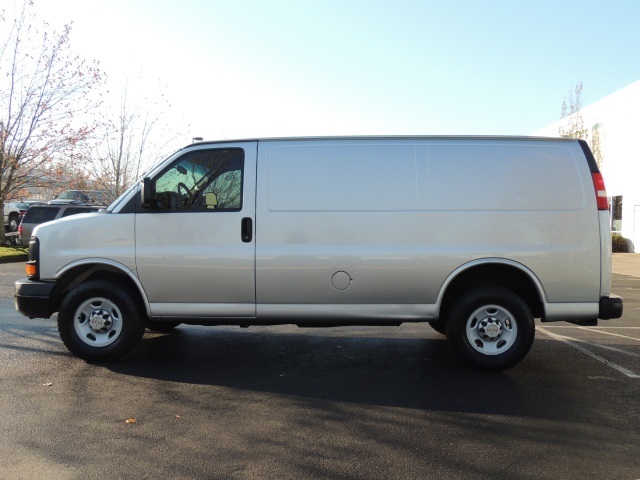 2010 Chevrolet Express 2500 Cargo Van 3DR / 1-Owner   - Photo 3 - Portland, OR 97217