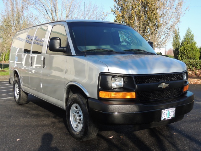 2010 Chevrolet Express 2500 Cargo Van 3DR / 1-Owner   - Photo 2 - Portland, OR 97217