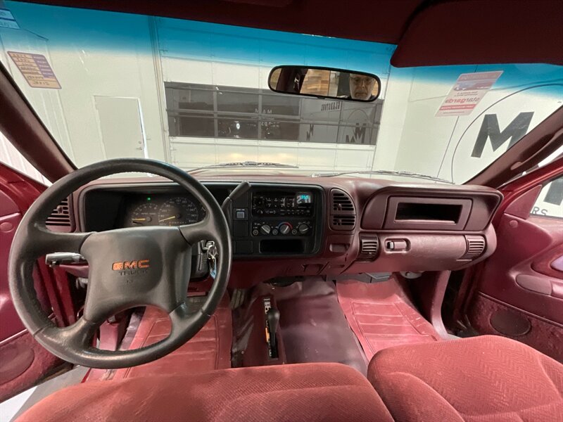 1997 GMC Sierra 2500 SLE Extended Cab 4X4 / 5.7L V8 / LOCAL TRUCK  / NO RUST / CLEAN - Photo 40 - Gladstone, OR 97027