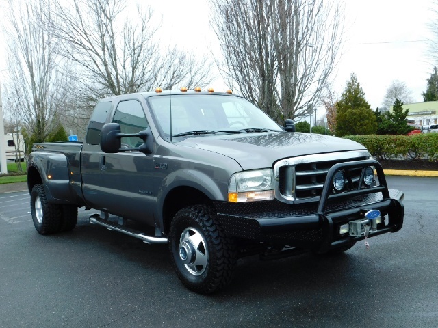 2003 Ford F-350 Lariat 4X4 / 7.3L DIESEL / 6-SPEED MANUAL / DUALLY   - Photo 2 - Portland, OR 97217