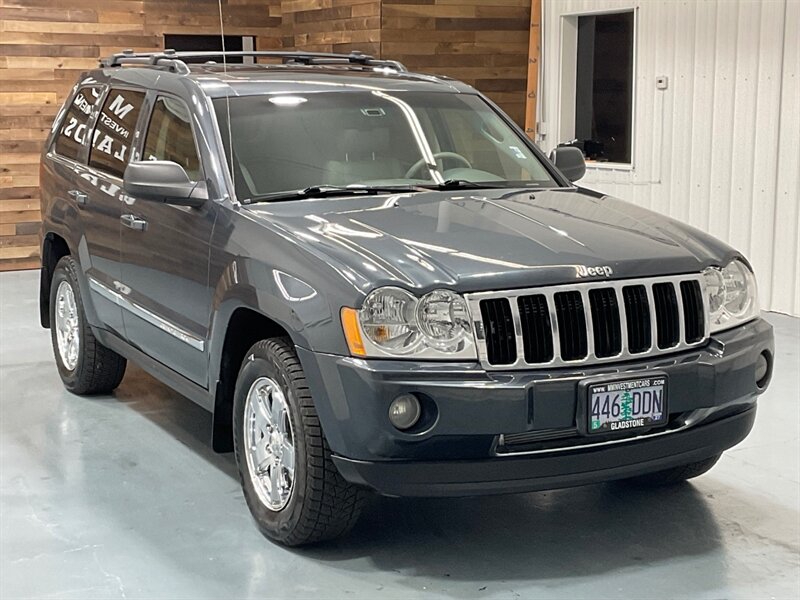2007 Jeep Grand Cherokee Limited Sport Utility 4X4 / 3.0L 6Cyl Turbo Diesel  / Leather w. Heated Seats / Sunroof / Boston Premium Sound / Towing Pkg