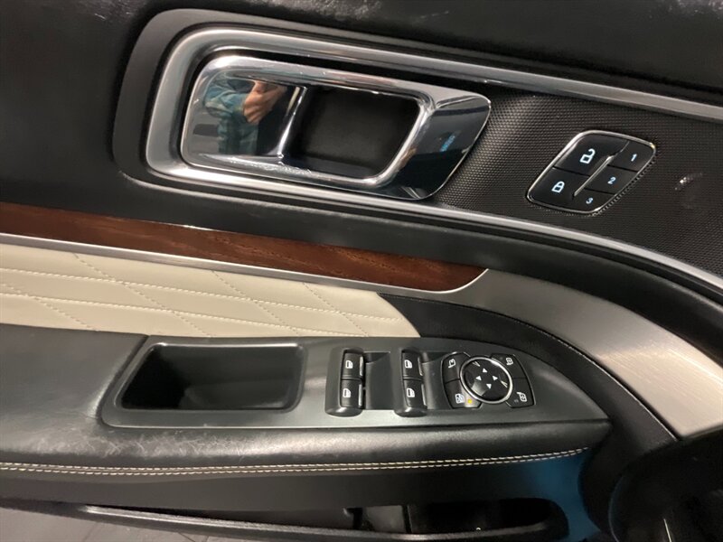 2017 Ford Explorer Platinum 4X4 / 3.5L ECOBOOST / FULLY LOADED  3.5L V6 ECOBOOST / PLATINUM / DUAL SUNROOF - Photo 27 - Gladstone, OR 97027