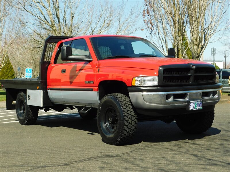 1999 Dodge Ram 2500 Laramie FLAT BED / 4X4 / 5.9L CUMMINS DIESEL   - Photo 2 - Portland, OR 97217